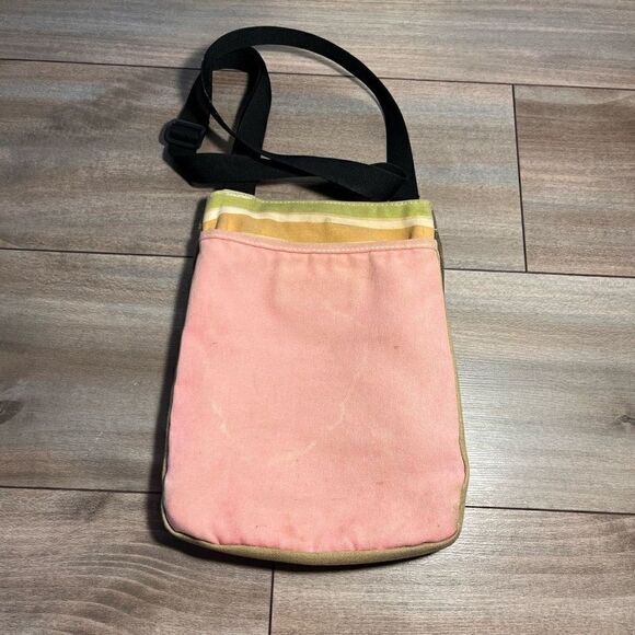 Kavu Multi-Colored Crossbody Sling Bag - Picture 4 of 4